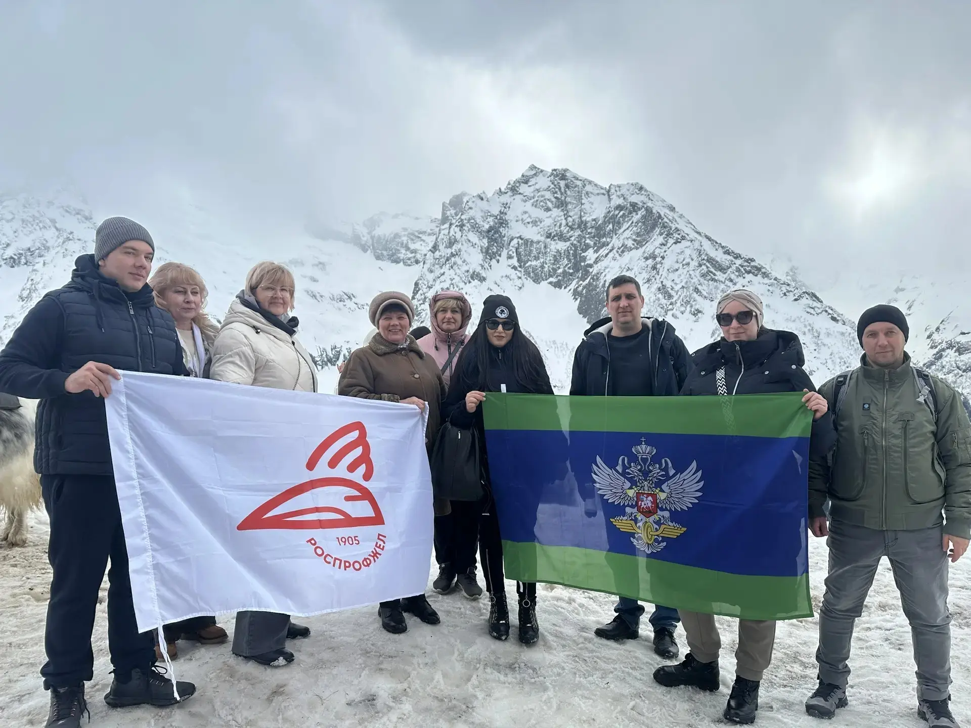 2️⃣5️⃣ лет в пути – юбилей первички отметили в горах🏔  В текущем году коллектив Минераловодского отр