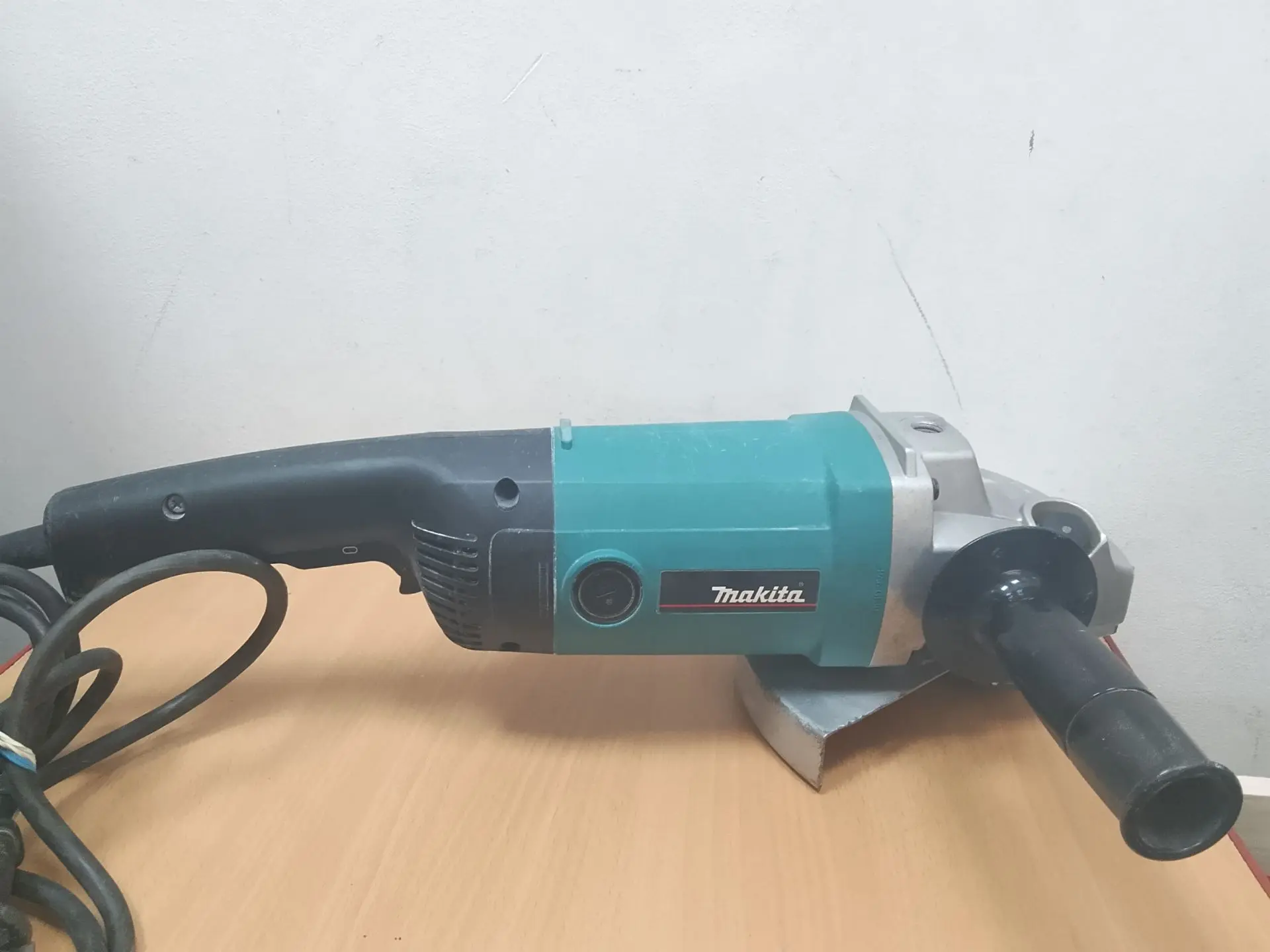 Болгарка Makita 9069S