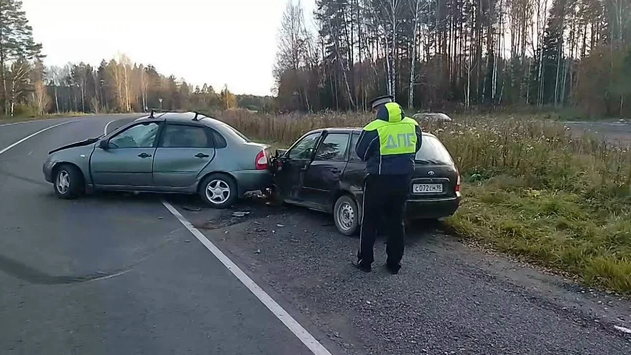 Трое дегтярцев пострадали в аварии с пьяным водителем в Первоуральске