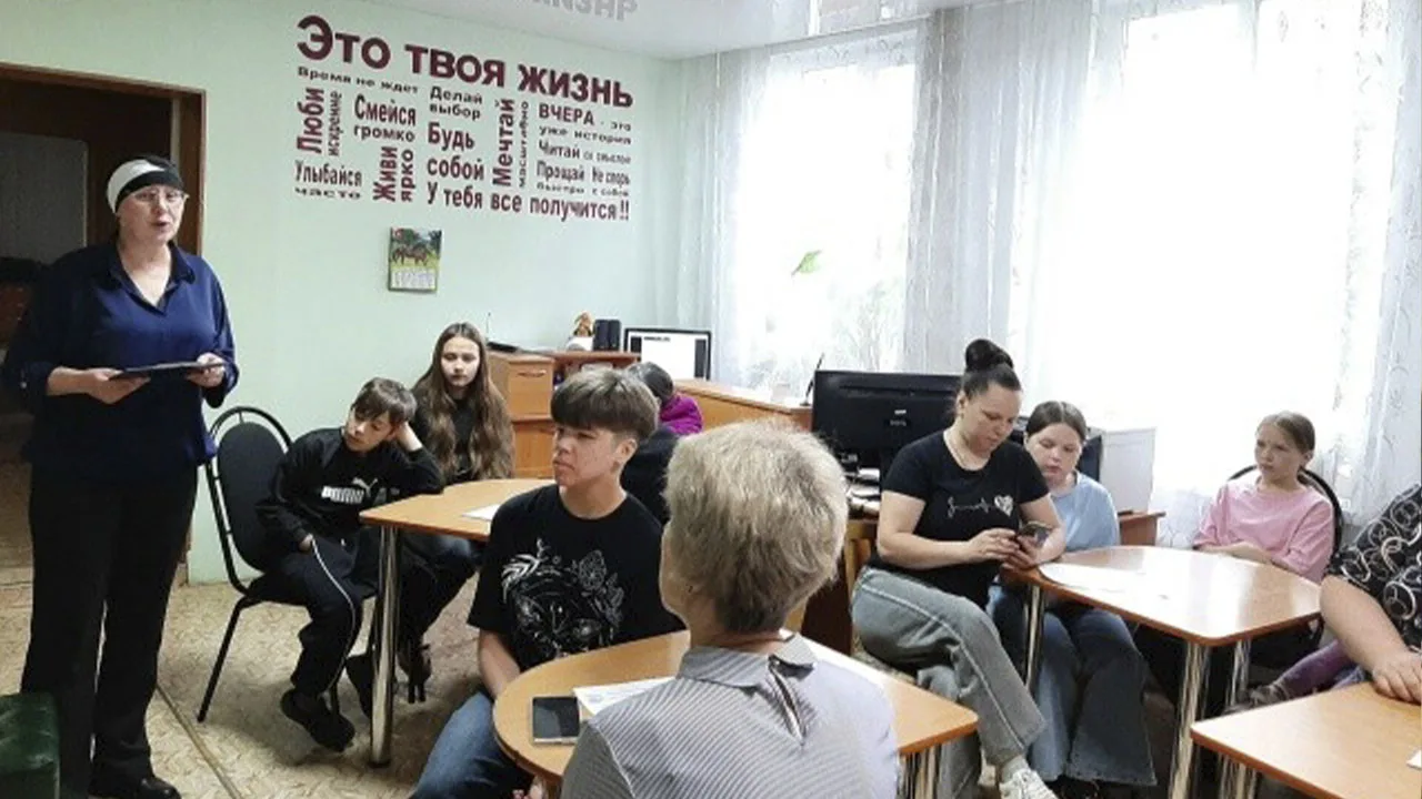 👪 Всей семьёй в библиотеку 📚.  📅 17 мая в читальном зале Идринской библиотеке встретились 6 семей 👪,