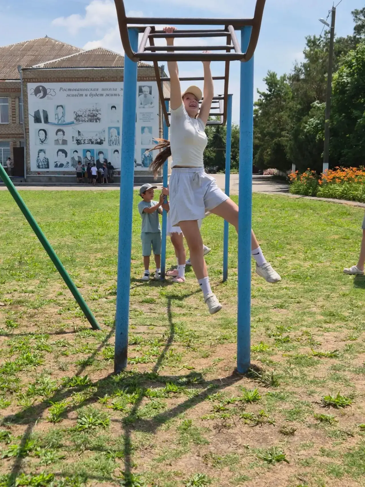 🚩 ДЕНЬ 12: Форт «Остров детства» штурмуем! 🚩
Сегодня в нашем пришкольном лагере «Остров детства» б
