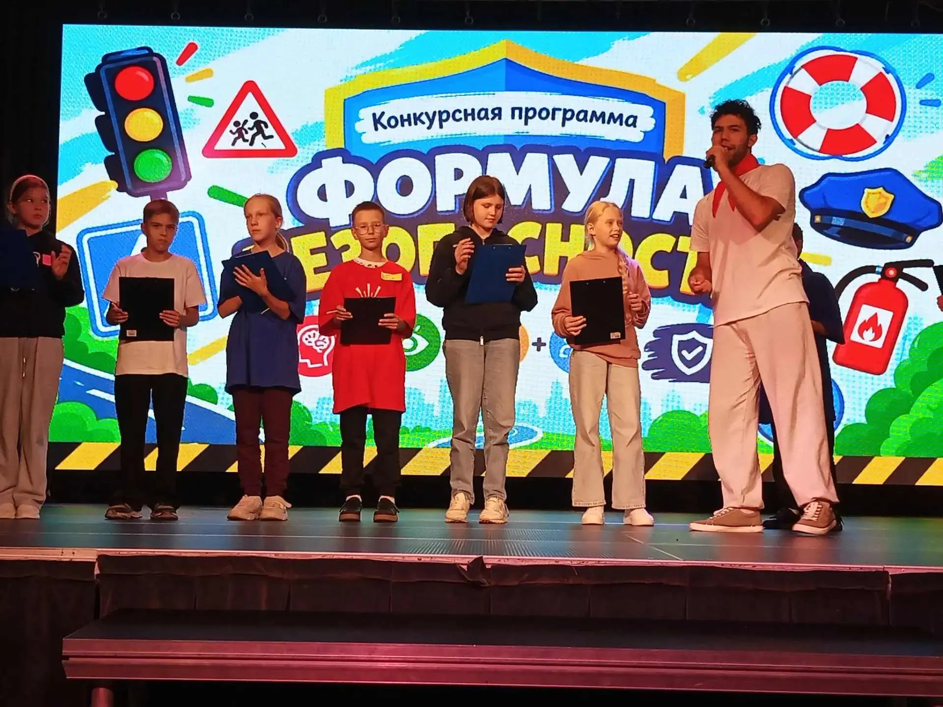 🎉 Ура! В детском центре «Лазурный» открылась смена «Содружество Орлят России», посвящё...