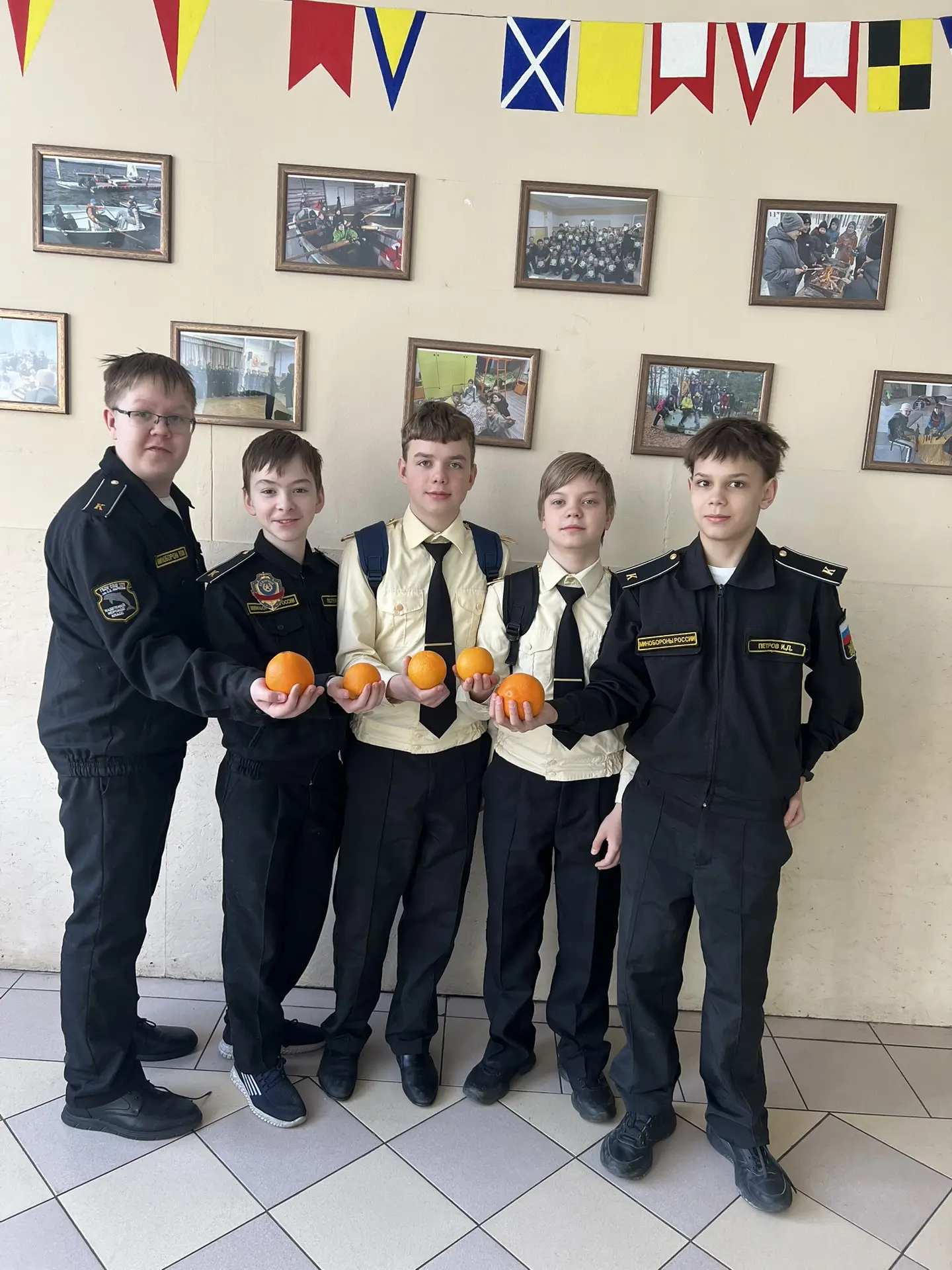 В школе прошел оранжевый день здоровья!🍊 «Мы делили апельсин,много нас,а он один»,- вспоминая строки
