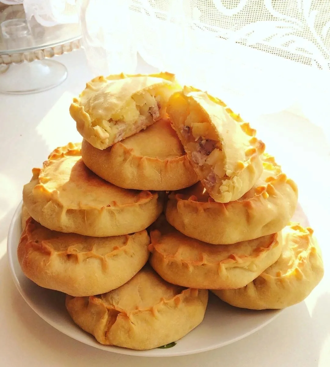 ЭЛЕШ Тесто бездрожжевое, хрустящее, вкусное. Рецепт найден на просторах интернета, никогда не подвод