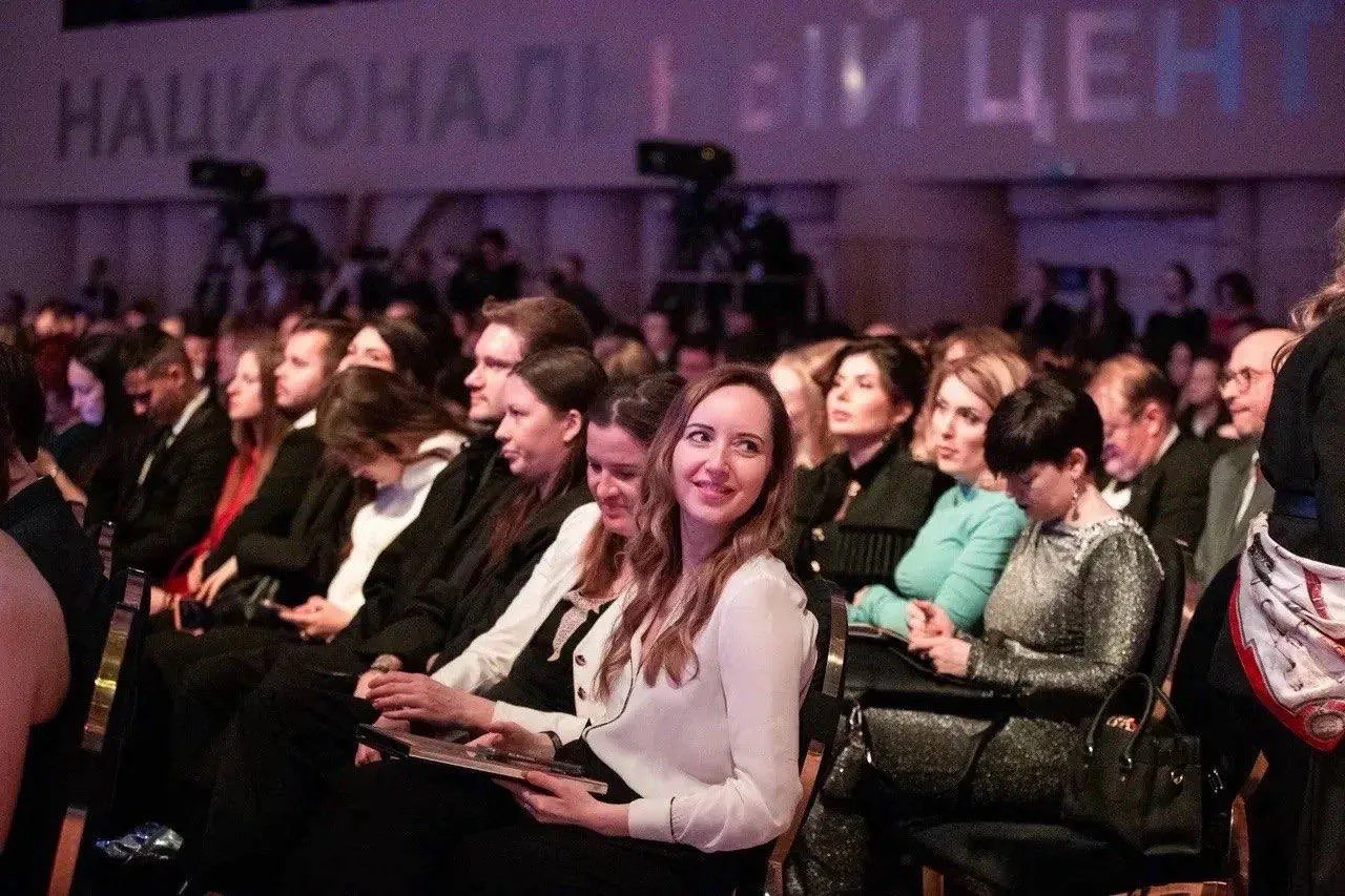 Наградила лауреатов премии Российского общества «Знание» в номинации «За вклад в сохранение памяти о