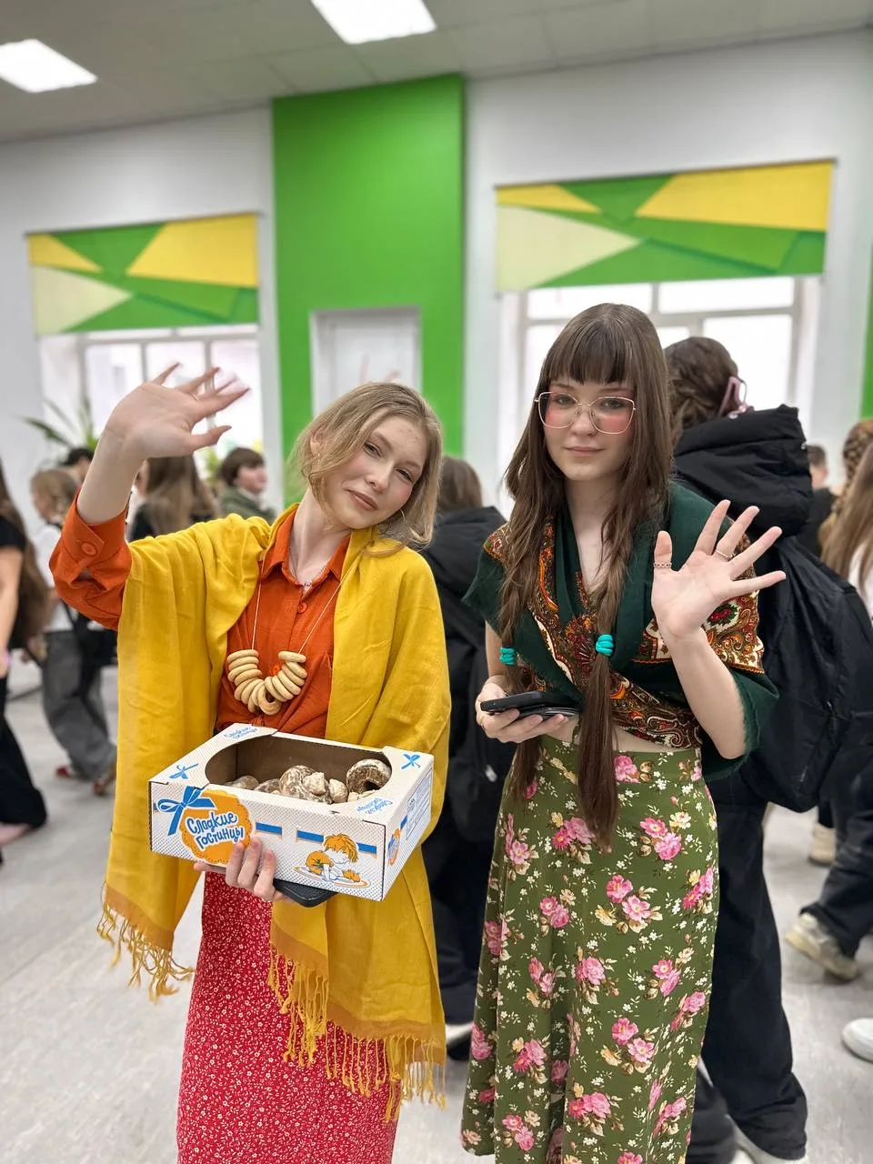 Масленичная Ярмарка в поддержку Героев! 🇷🇺🥞  19 февраля в стенах МБОУ СОШ №3 прошел настоящий праздн