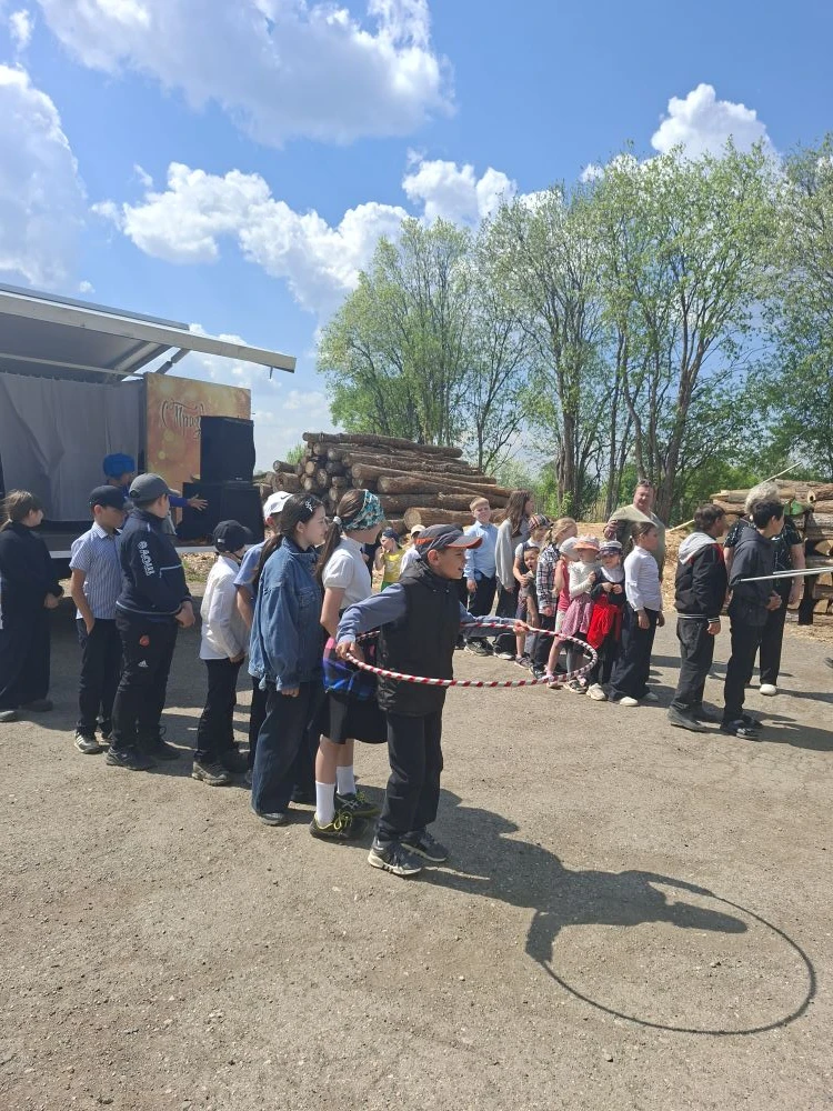 Сегодня артисты ЛКДЦ в Новорождественской школе провели игровую познавательную программу "Стоп! Огон