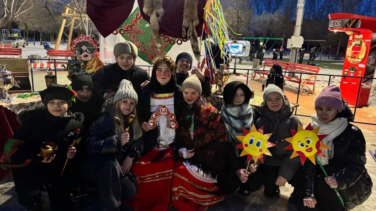 🌞🥞 Масленица — ярко, дружно, креативно!  В этом году наша школа приняла участие в конкурсе фотозон, 