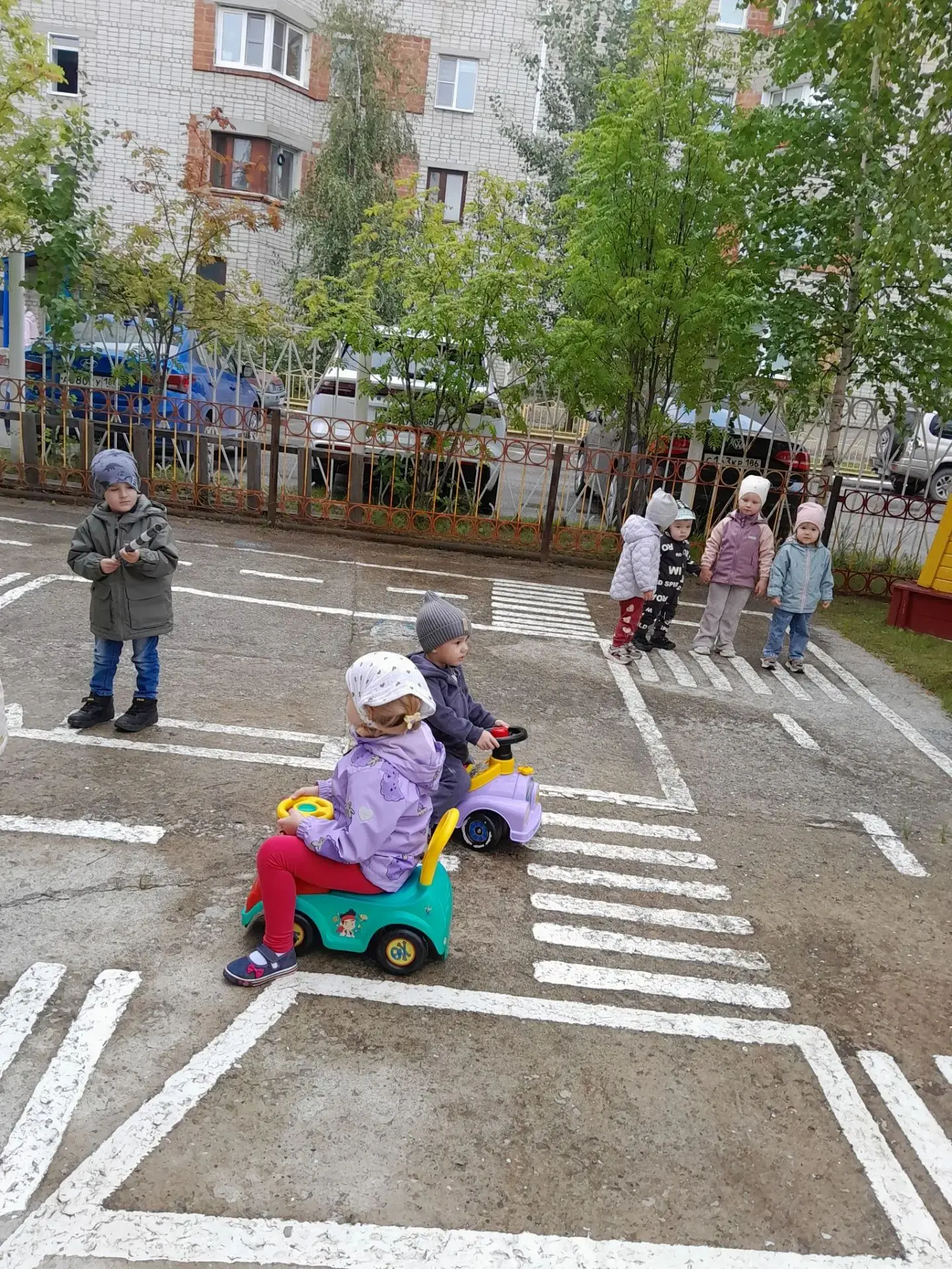 Дорогие мамы и папы, бабушки и дедушки! Наша неделя в первой младшей группе прошла неве...