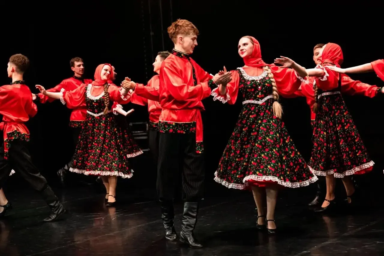 💃 «Свет души»: отчётный концерт ансамбля «Ассорти»  21 мая в большом зале Дворца культуры состоялся 