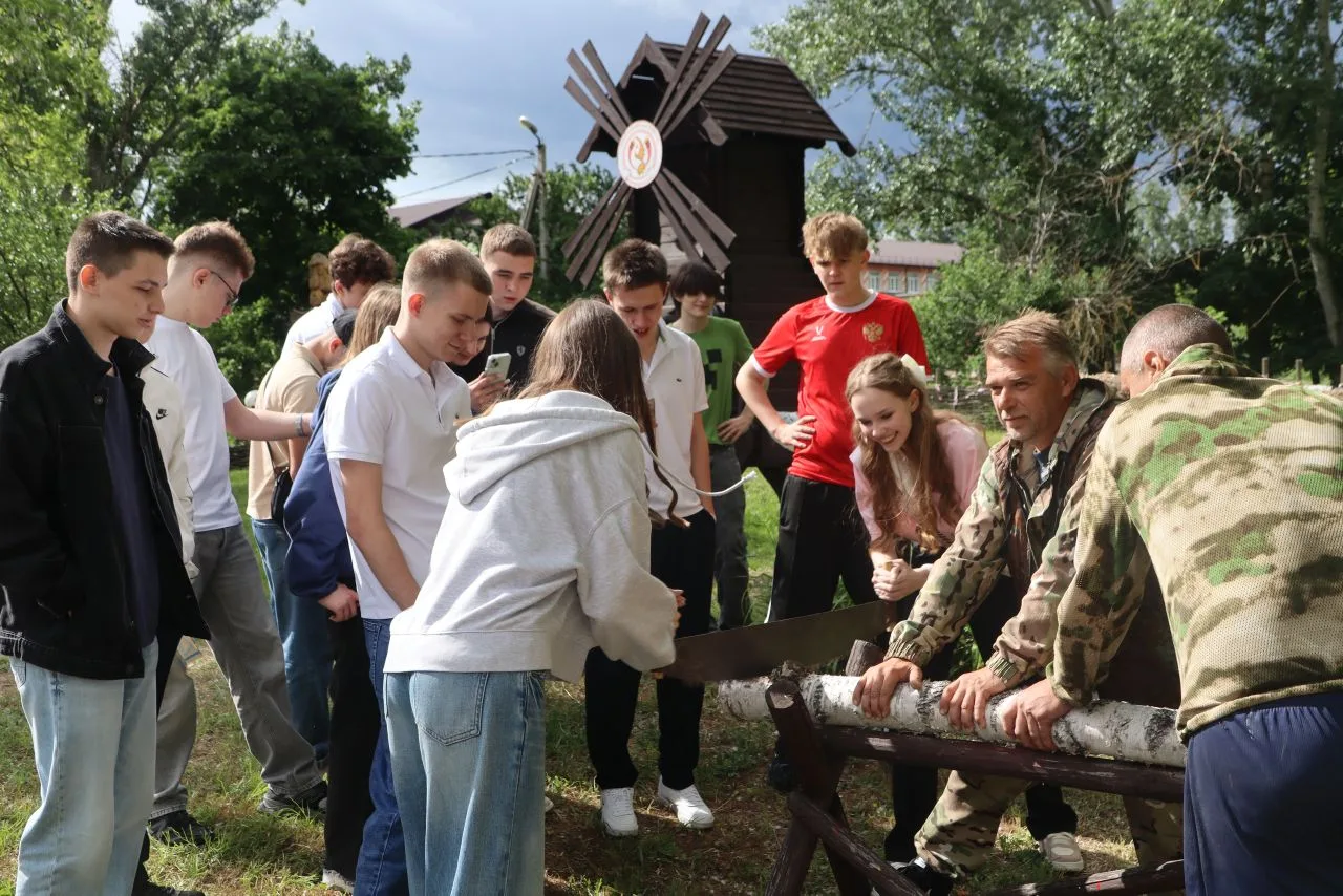 В гостях у Дома ремёсел побывали выпускники Школа №48 города Белгорода.