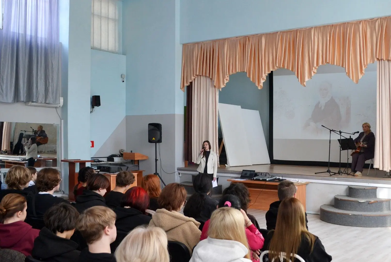 🎓 Литературный музей побывал в гостях в Воронежском кулинарном техникуме. Сотрудники М...