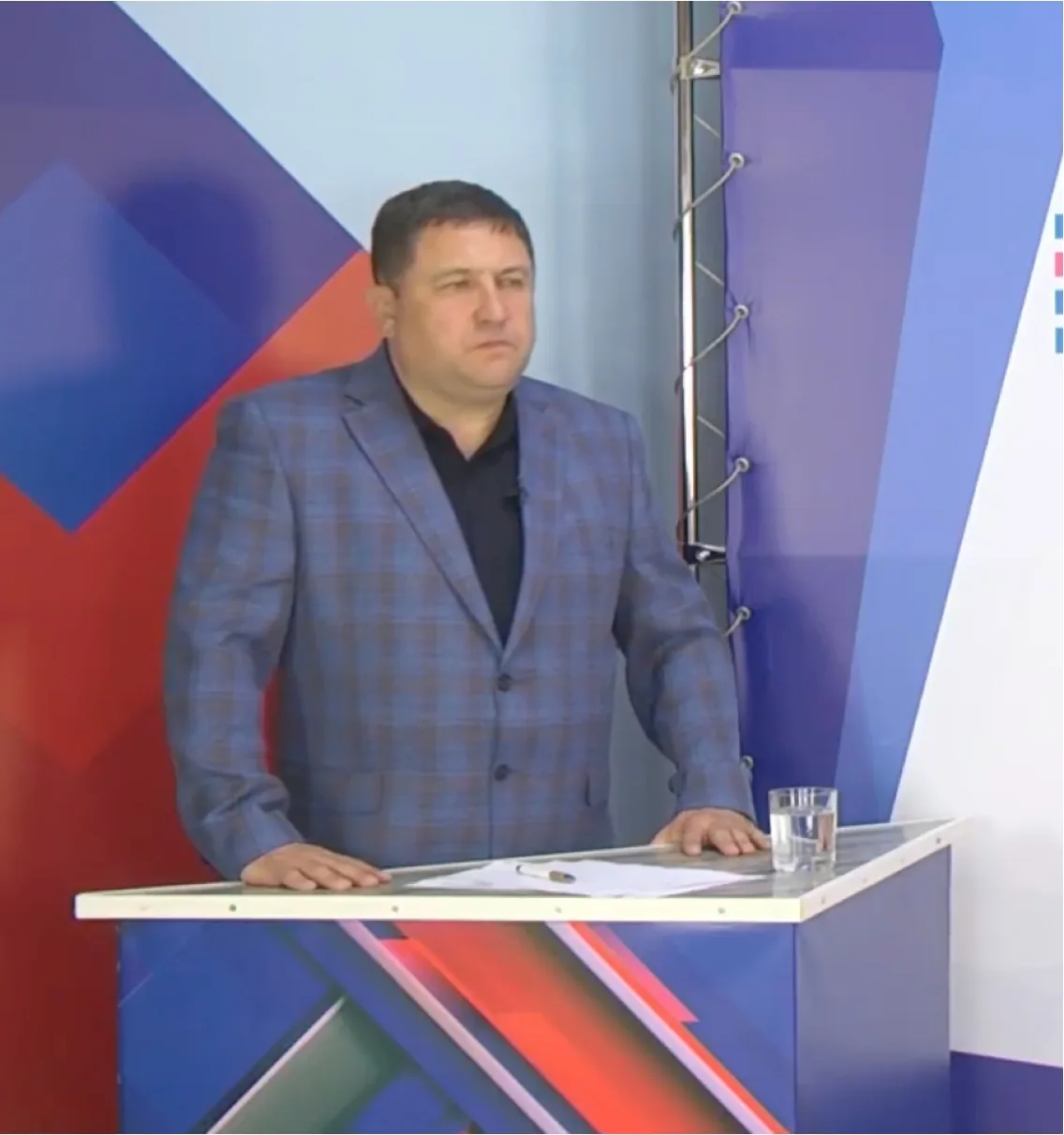 ⚡ Спецназ ворвался к главе УГХ Якову Барбицкому в Каменске-Уральском