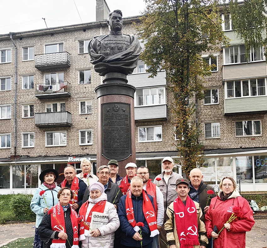🚩КИНЕШЕМСКИЕ КОММУНИСТЫ, ВЕТЕРАНЫ, ОБЩЕСТВЕННИКИ ОТМЕТИЛИ 131-Й ДЕНЬ РОЖДЕНИЯ МАРШАЛА ...