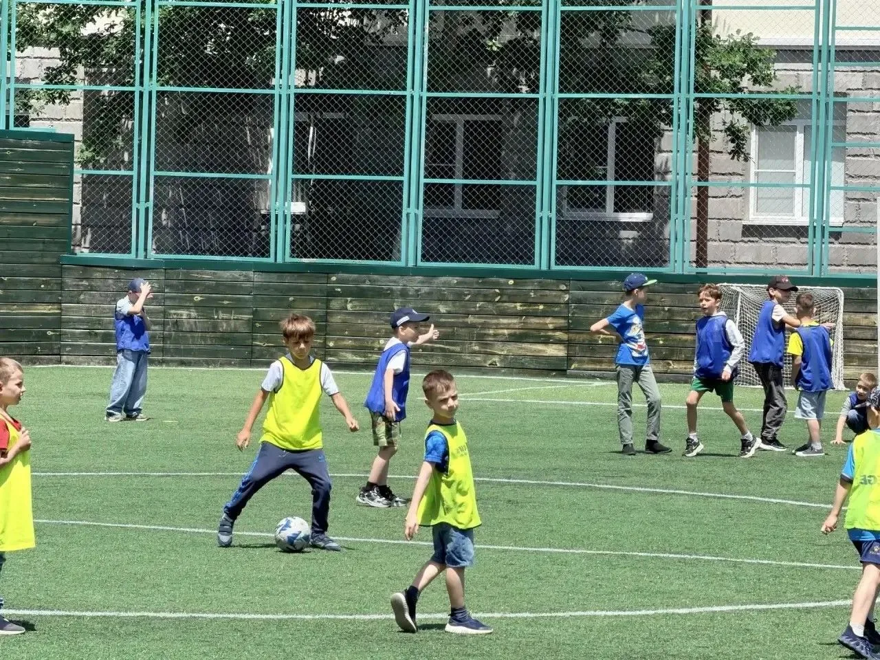 ⚽ Сегодня в лагере прошёл футбольный турнир!

Ставим лайки нашим юным спортсменам