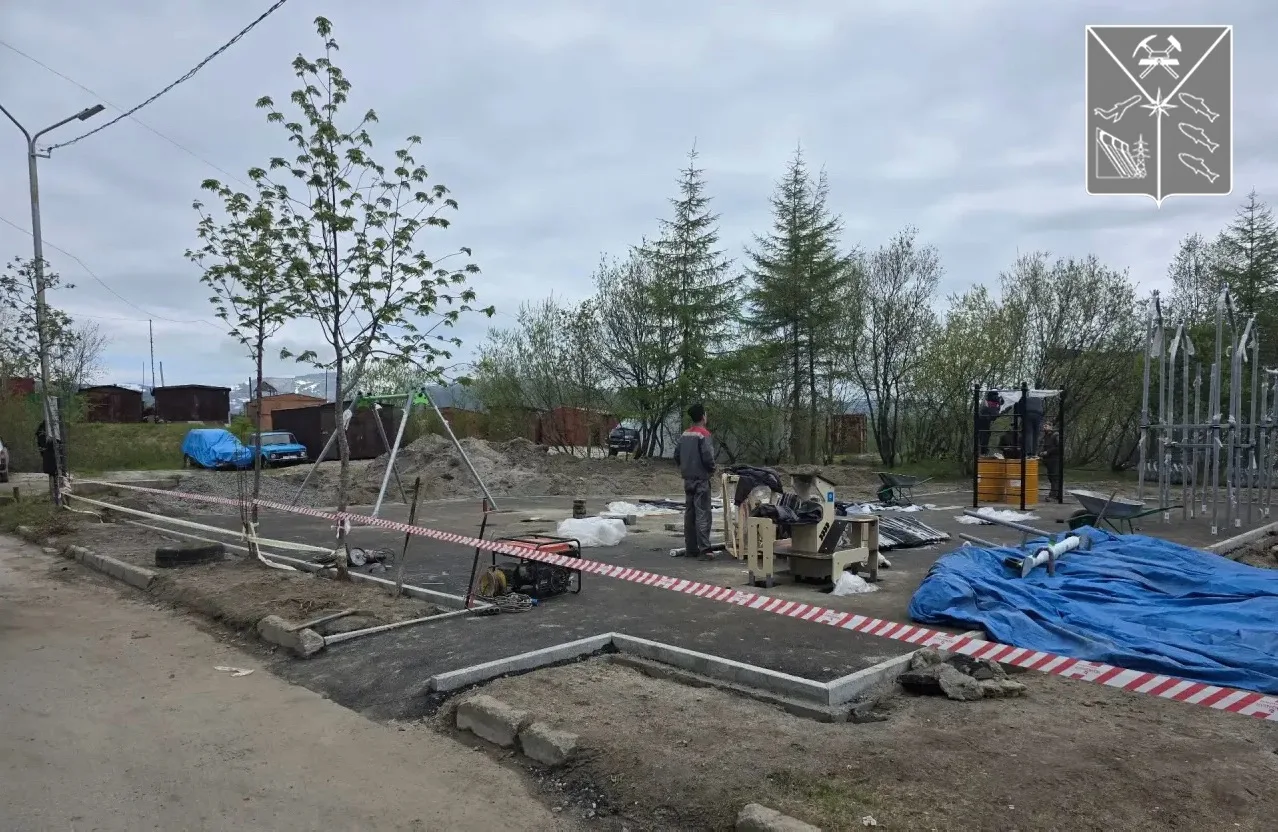 Пять магаданских дворов благоустроят в 2026 году 

Обновленные пространства для отдыха появятся по у