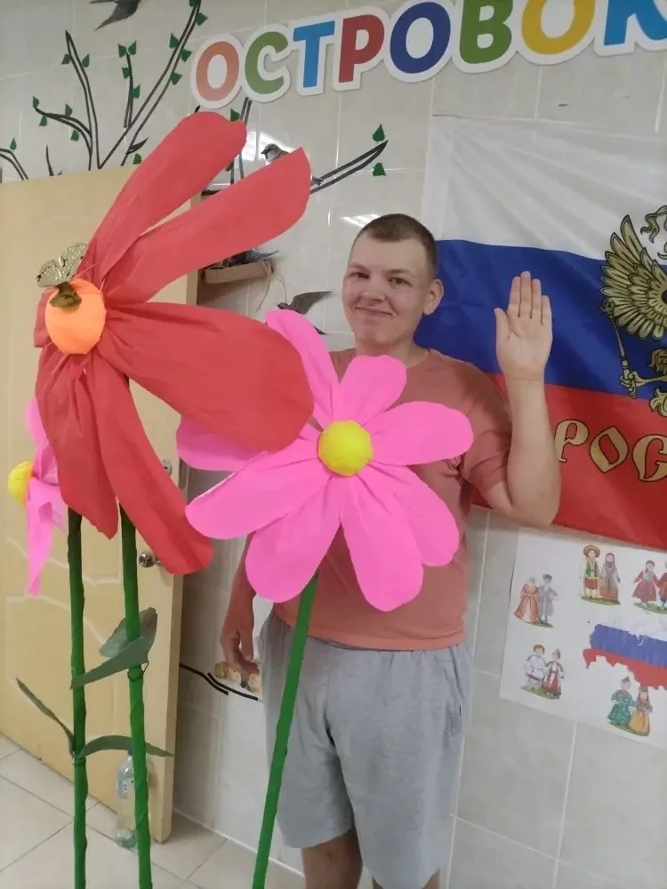 Свой день рождения отметил Гарагуля  Егор из группы молодой инвалид. По традиции был сладкий стол и 