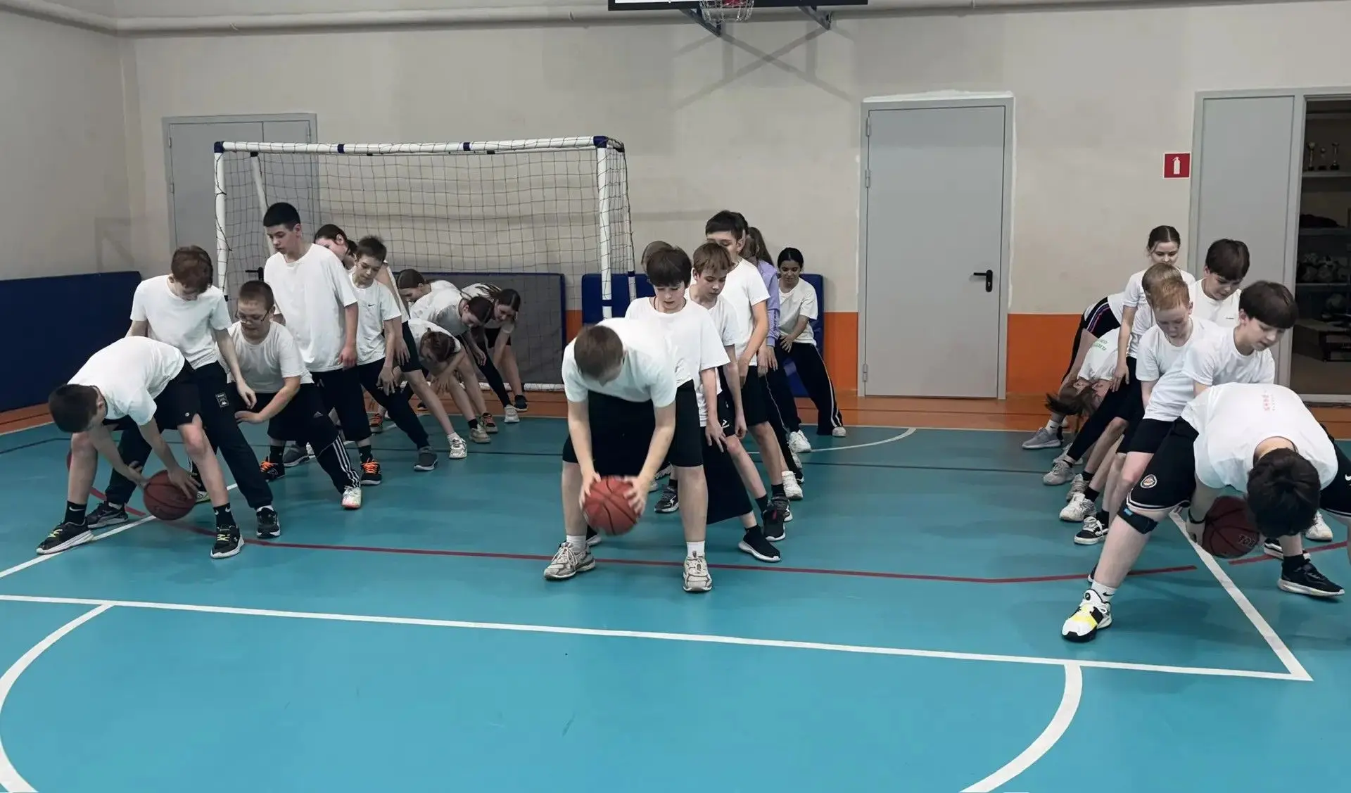 💫Сегодня на спортивной арене царила атмосфера настоящего праздника! Ученики 5Б, 5В и 5Д классов собр