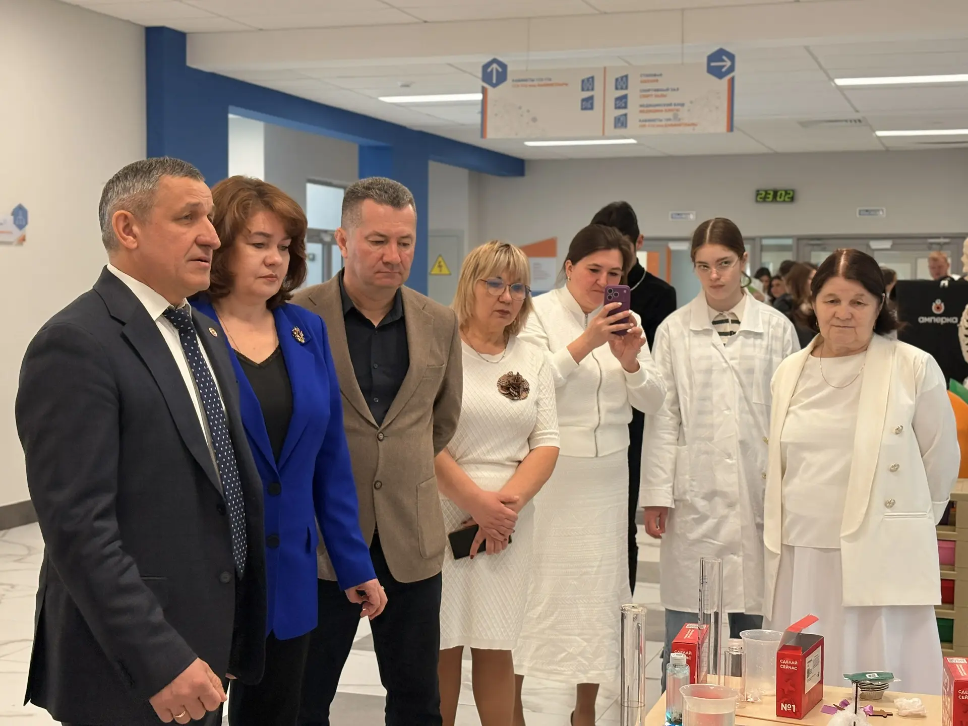 Форум молодых педагогов «Энергия роста»: живые уроки, роботы, анаконды и «шёпот вместо крика»  В лиц
