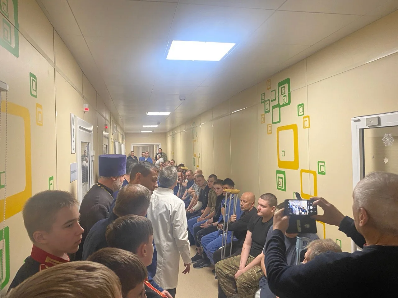 Своих не бросаем ✊  В преддверии 9 мая преподаватели, сотрудники и обучающиеся СибГУФК, совместно с 