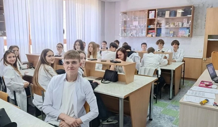 Практическое занятие для учащихся Таможенного класса в лаборатории кафедры таможенного ...