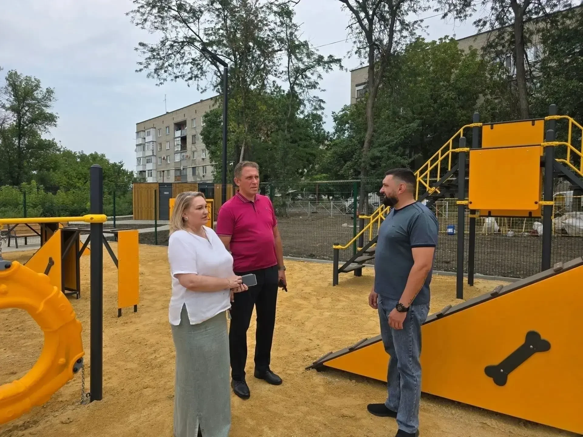 В Докучаевске завершено благоустройство двух общественных пространств