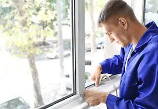 Специалист по обслуживанию оконных конструкций