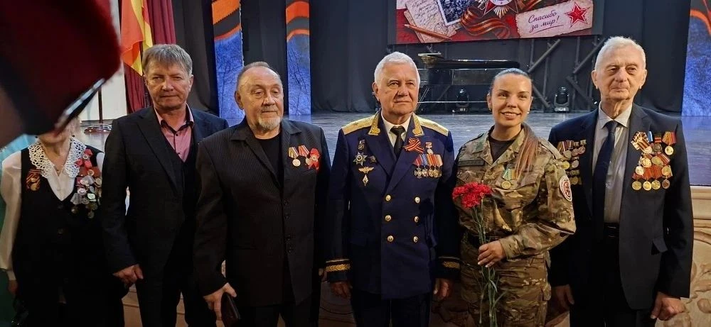 🔥После прохождения Парада для ветеранов, юнармейцы школы побывали на заседании " Ты помнишь - Товари