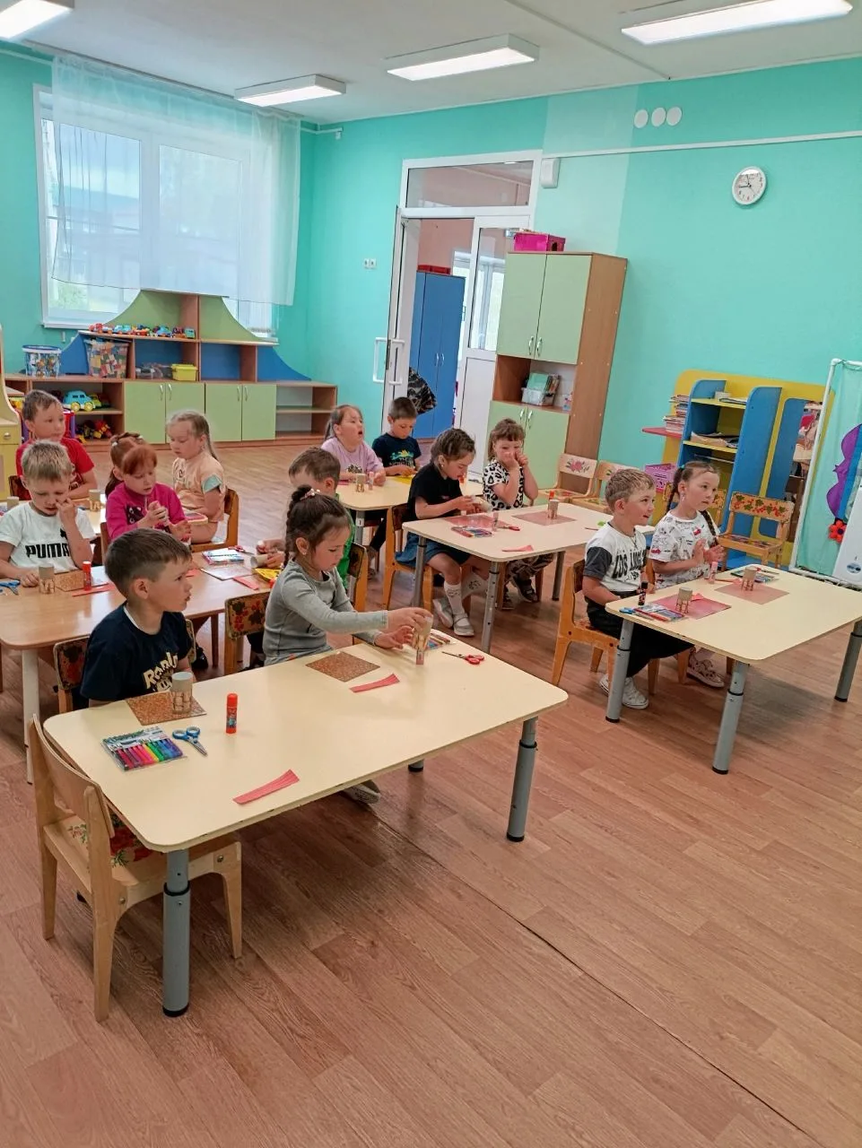 🍀🌱🌿 Сегодня на кружке, в группе " Радуга", Ирина Львовна провела
мастер-класс по изготовлению под