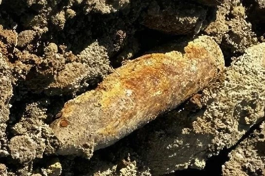 В Амурской области дорожные рабочие обнаружили снаряд. Боеприпас нашли во время проведе...