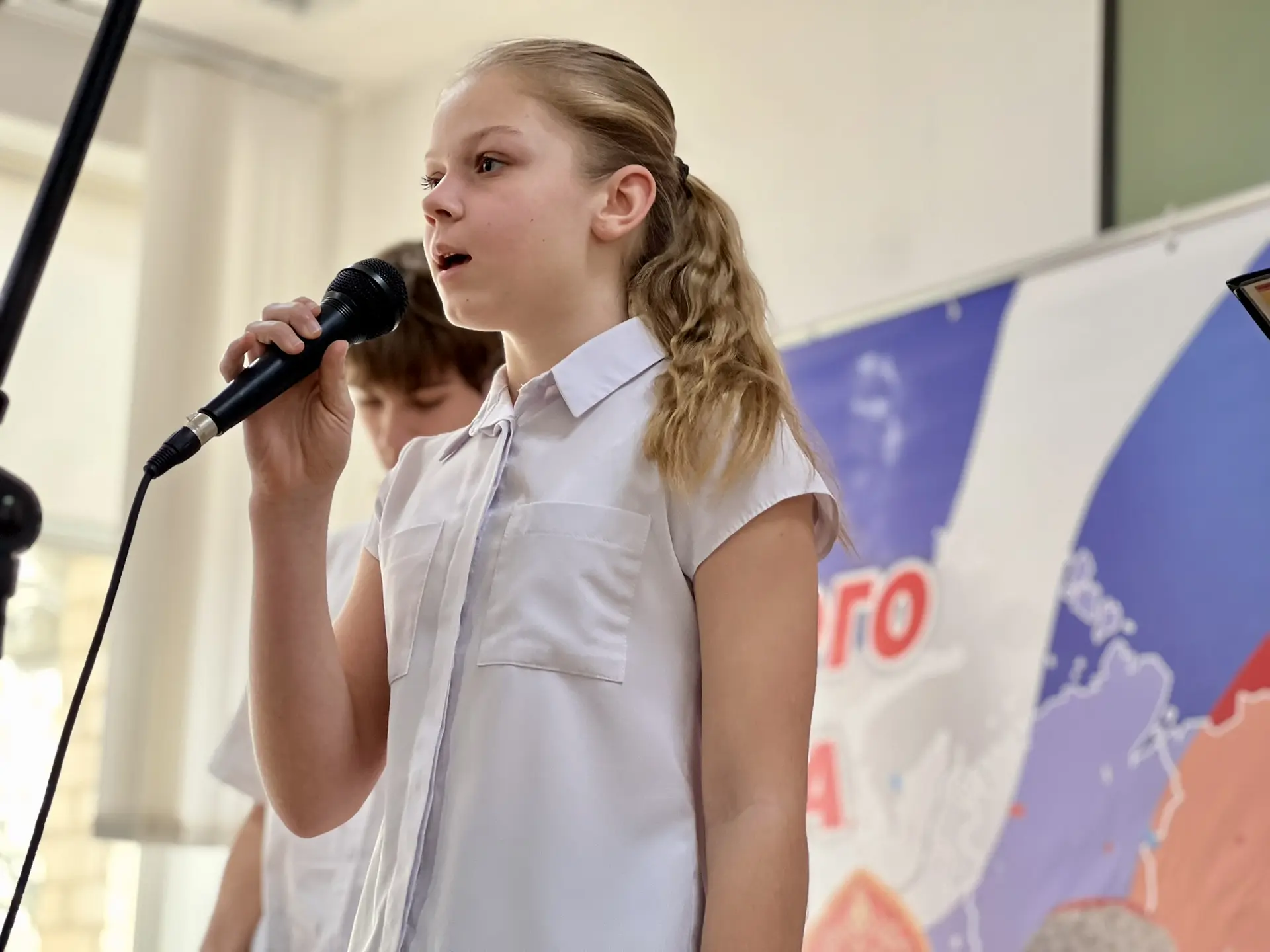 ✨Сегодня в школе прошла торжественная линейка, посвящённая Дню воссоединения Крыма с Россией.✨  🗓️18
