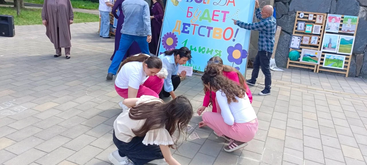 🎉 1 июня 2026г. в сквере на улице Кадырова центр "Эрудит" провёл яркий праздник-концер...