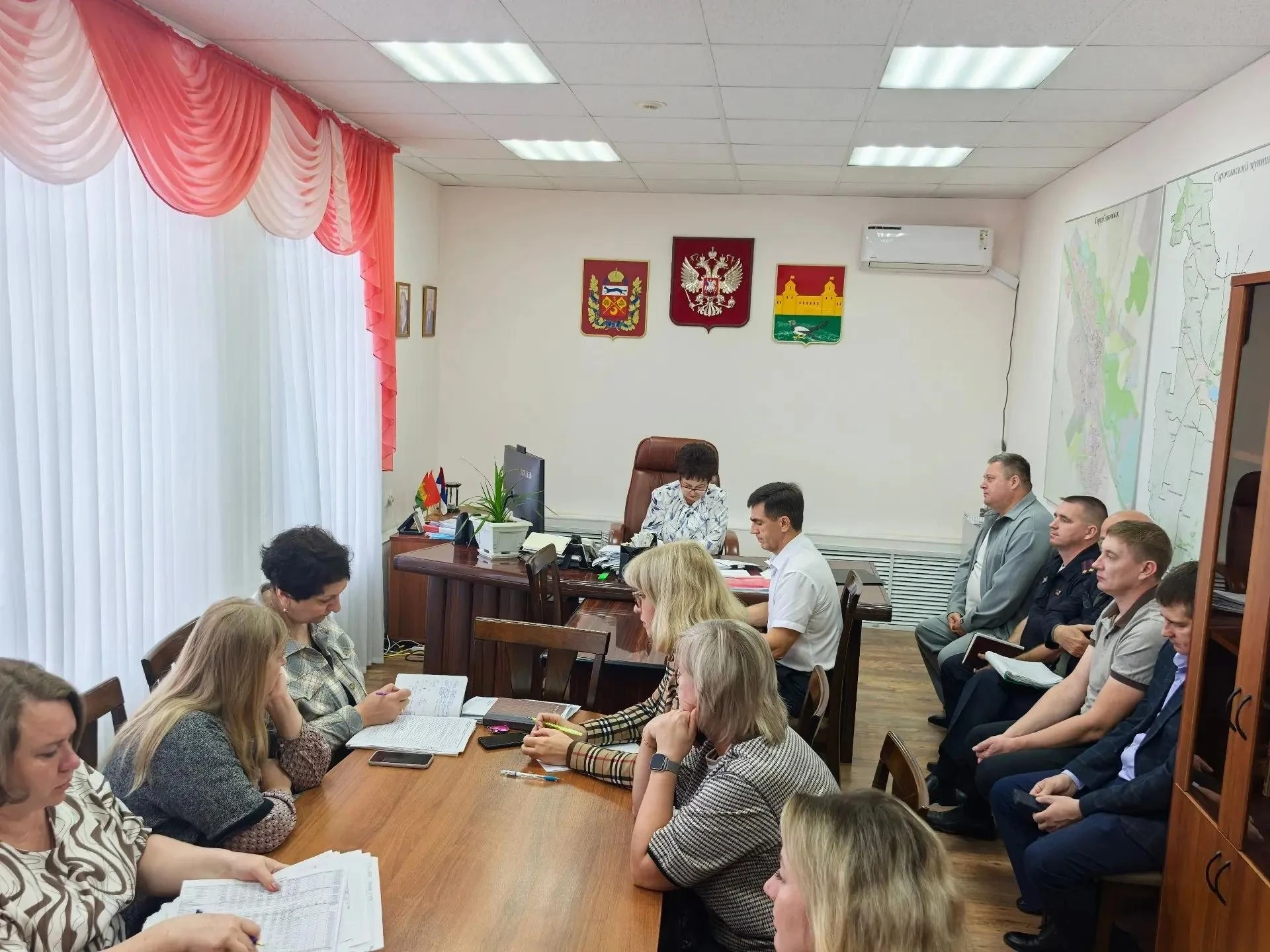 Традиционное совещание с руководителями служб и ведомств округа открыло вчера рабочую н...
