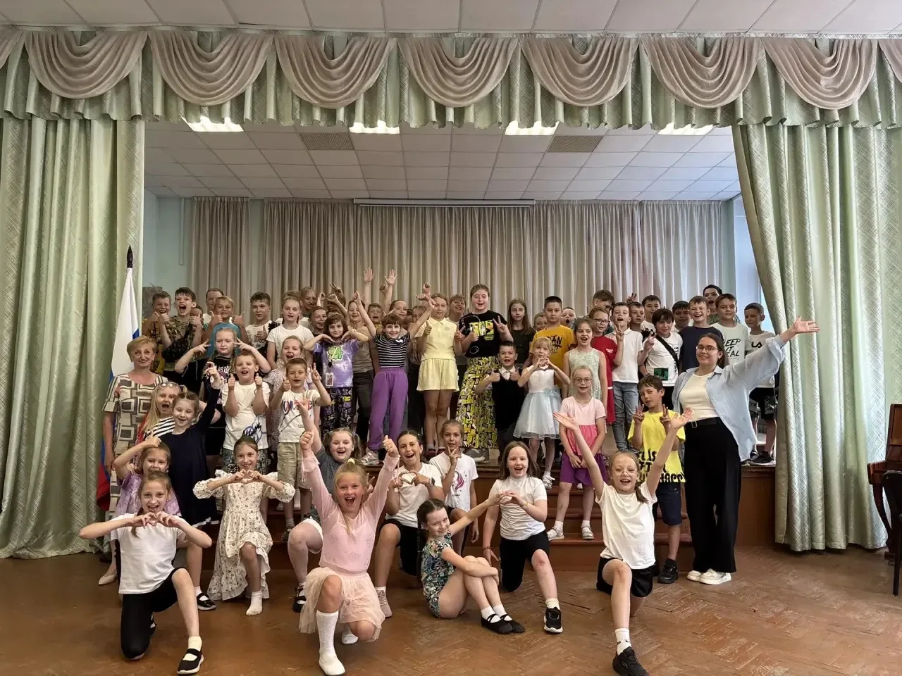 Завершилась смена пришкольного лагеря «Звёздный»! ⭐☀️

Время пролетело незаметно, оставив после себя