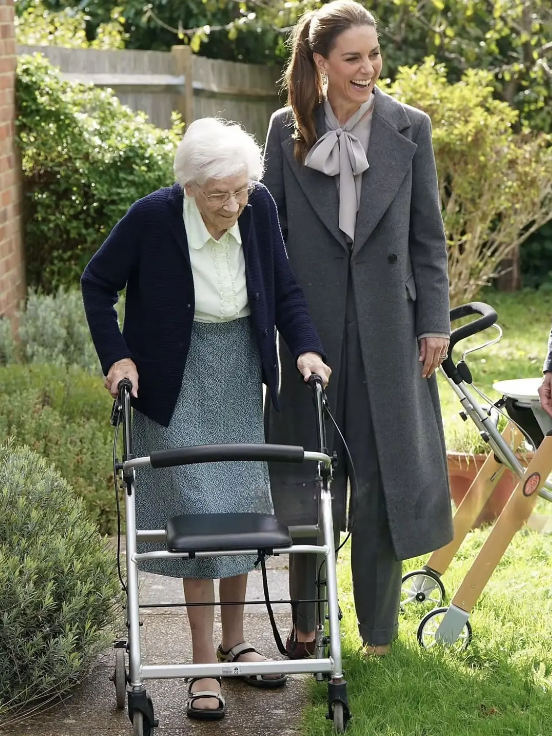 У принцессы Уэльской активная неделя! Сегодня она в Западном Сассексе в волонтерской тр...
