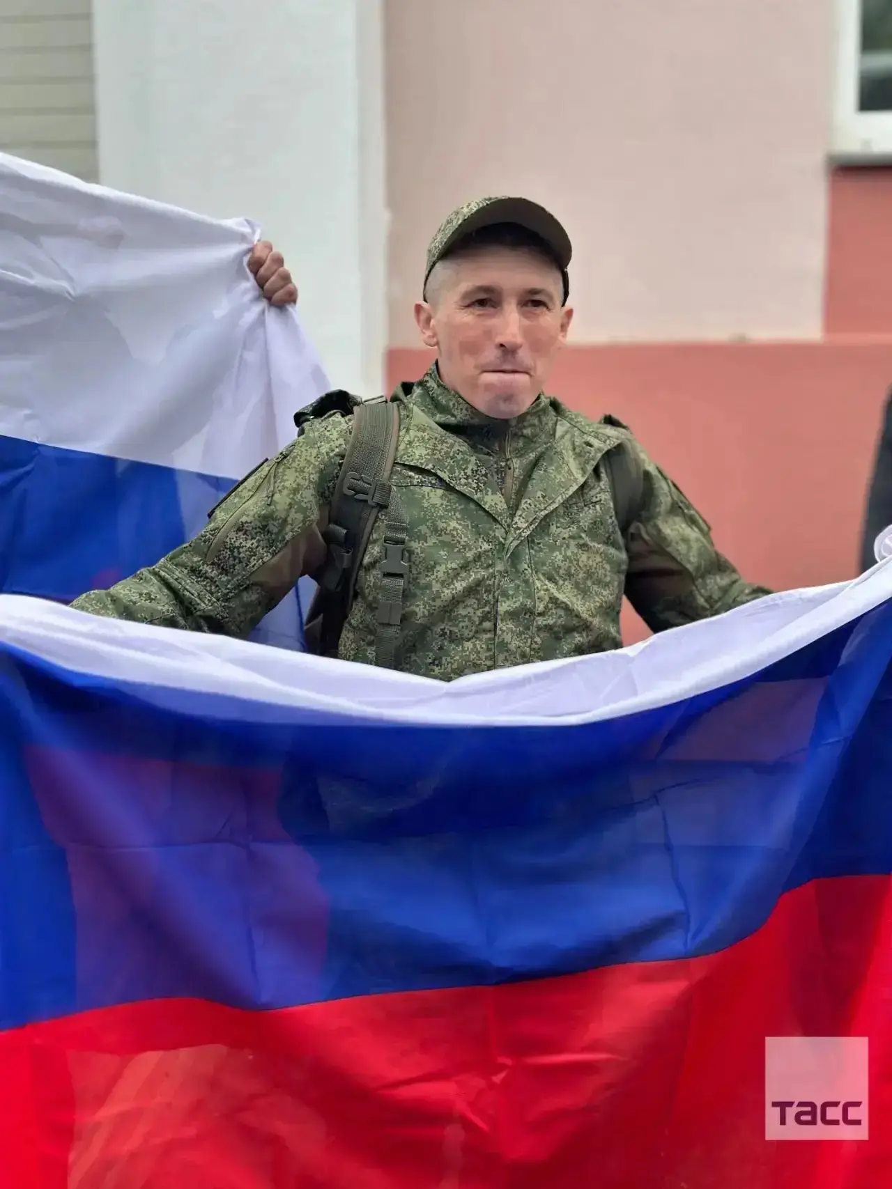 ❗️Первые кадры возвращенных из украинского плена российских военнослужащих.  Как сообщили в Миноборо
