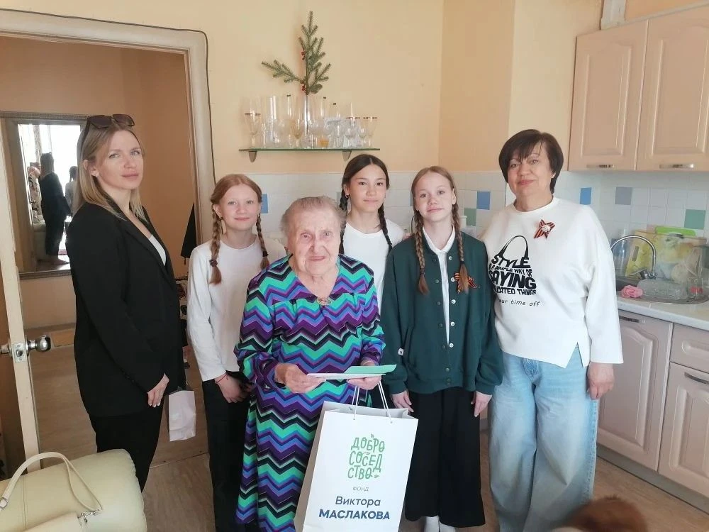 🎗️ Не просто слова. Не просто цветы. Самое главное — внимание.   🕯️Сегодня наши ученики отправились 