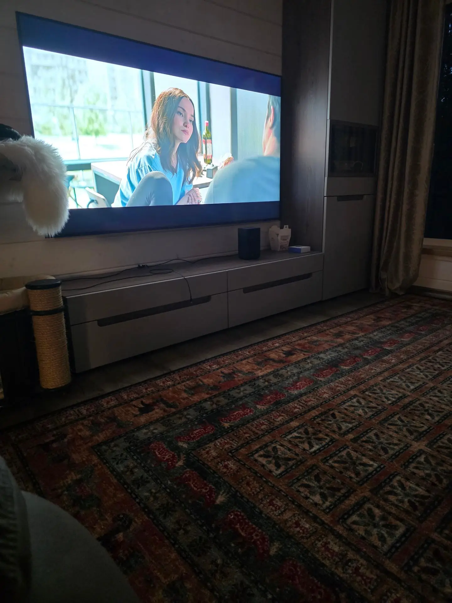 Вчера досмотрели новый фильм " 56 дней" . В целом неплохой детектив👍🏻
Ждем выхода несколько наших 