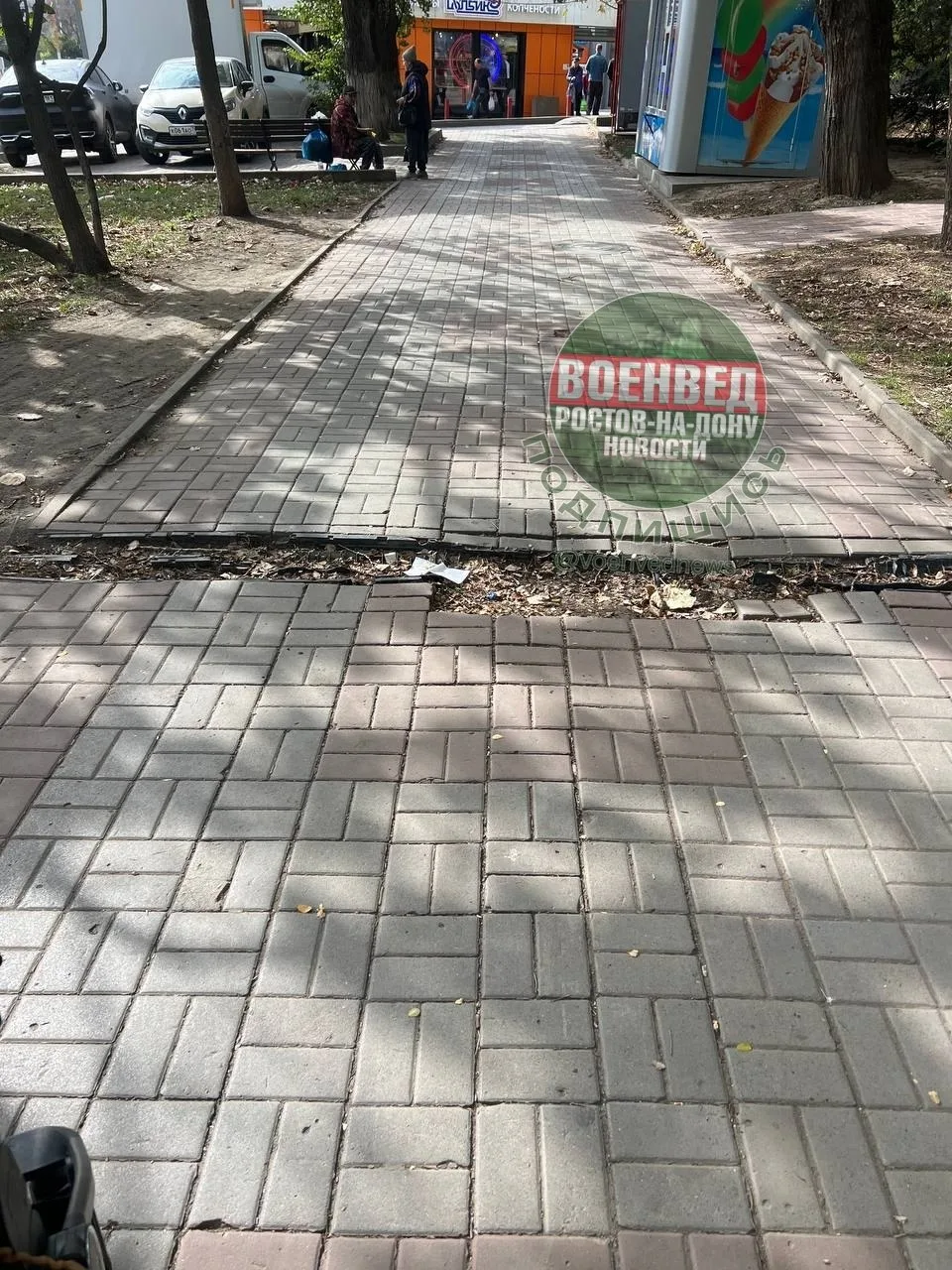 Неужели нельзя сделать нормально, чтобы с колясками ходить без препятствий?