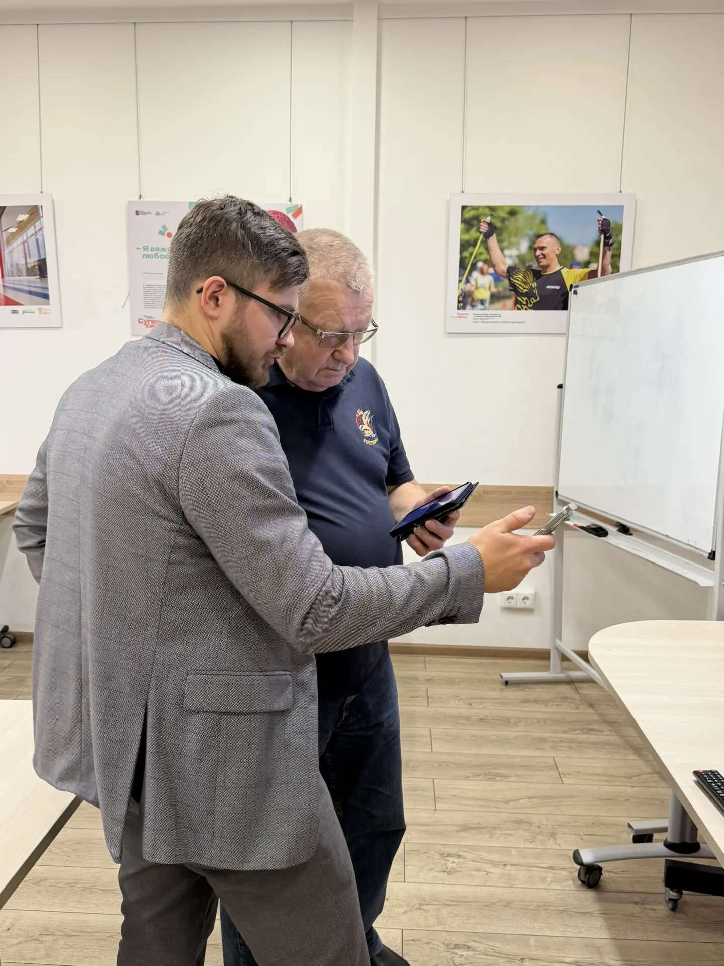Продолжаем обучать старшее поколение распознавать фейки  👩‍💻Сегодня для Совета ветеранов Северного а