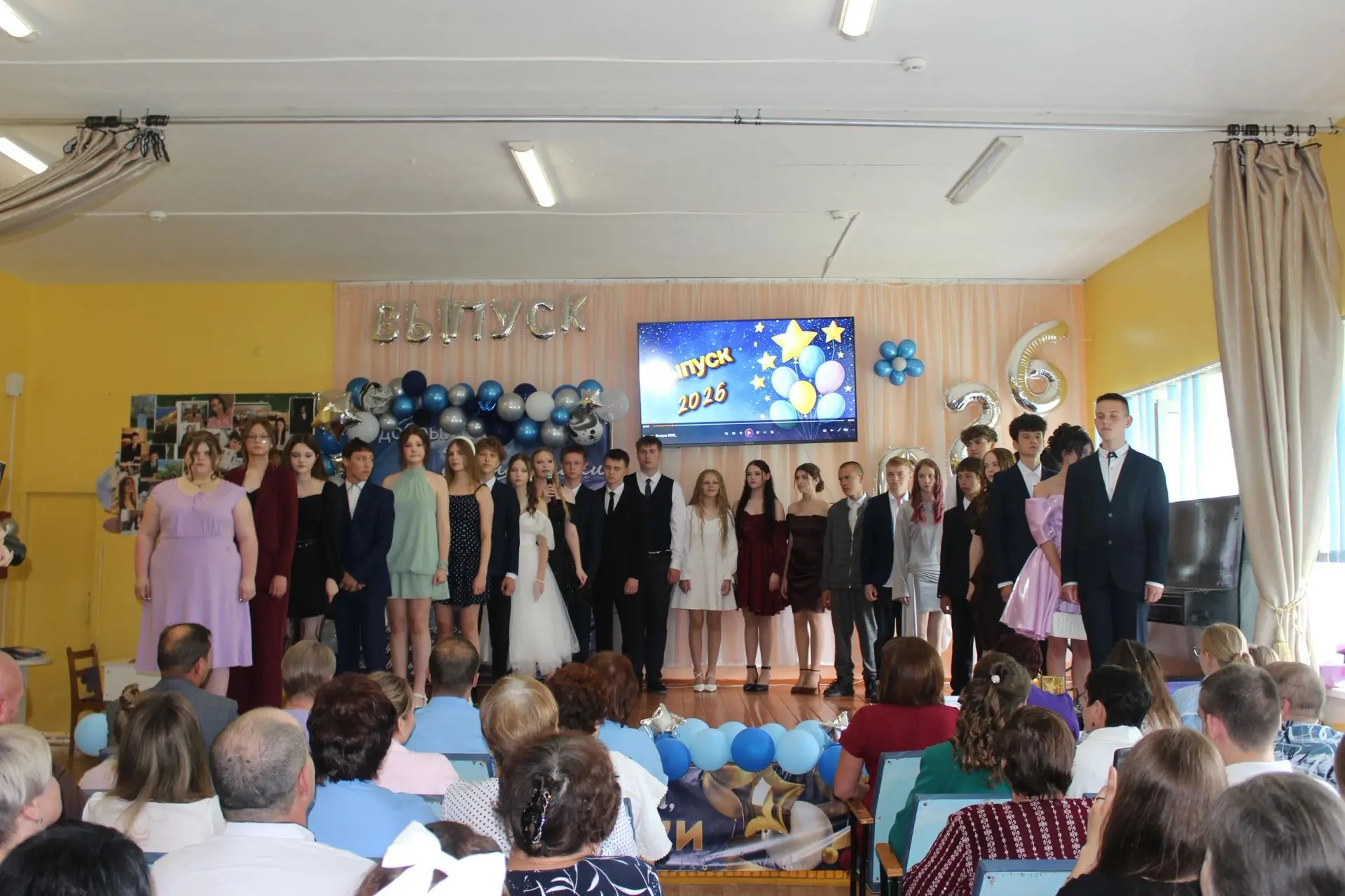🎓 ВЫПУСКНОЙ В 9-Х КЛАССАХ: ВПЕРЁД, К МЕЧТАМ! 🎓 
 
В Жирятинской школе прошёл трогательный и волнит