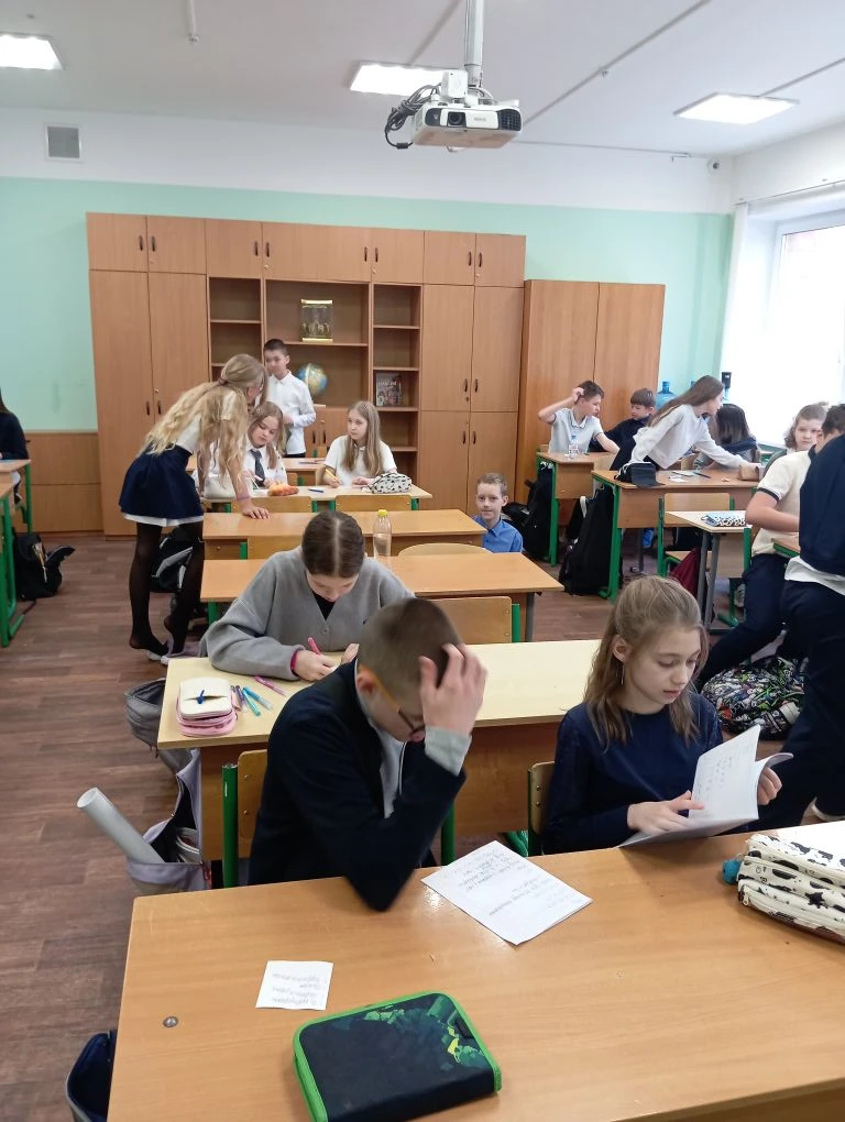 ✨Учащиеся 5 Б и 6 В класса приняли участие в мастер- классе  " Как отстаивать своё мнение безопасно"