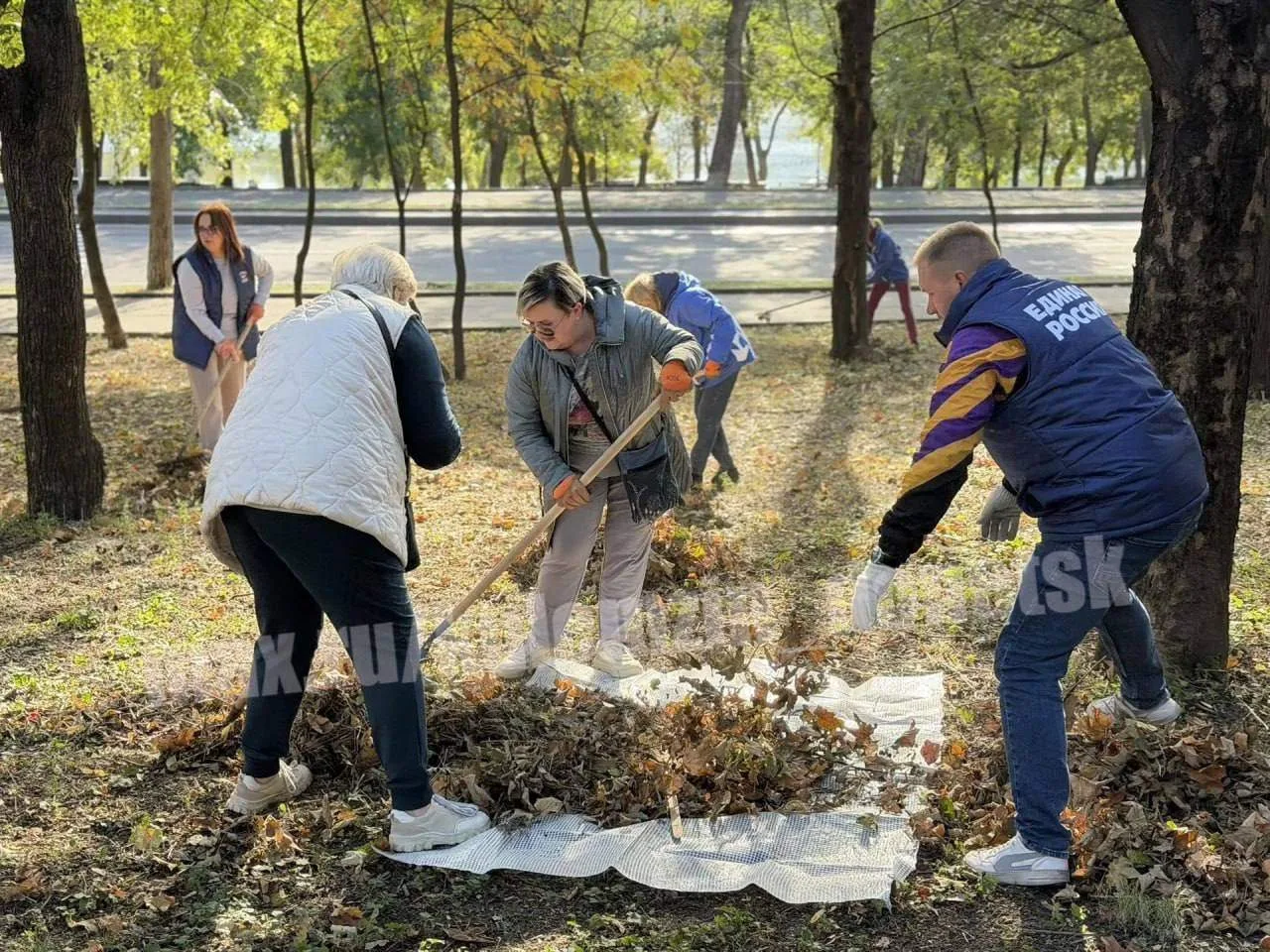 В Донецке вчера прошёл общегородской субботник