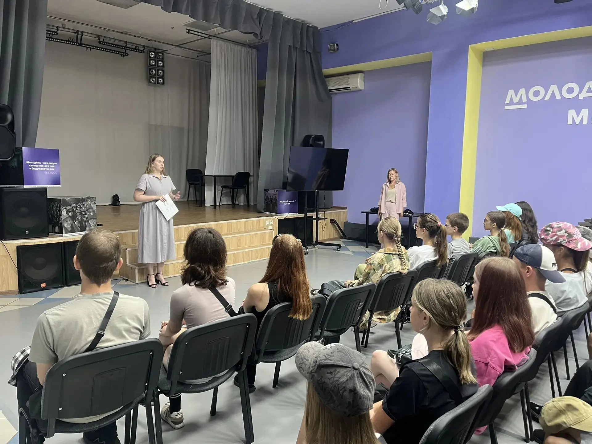 👮‍♂️ В Минусинске полицейские и общественники встретились с активистами трудовых отряд...