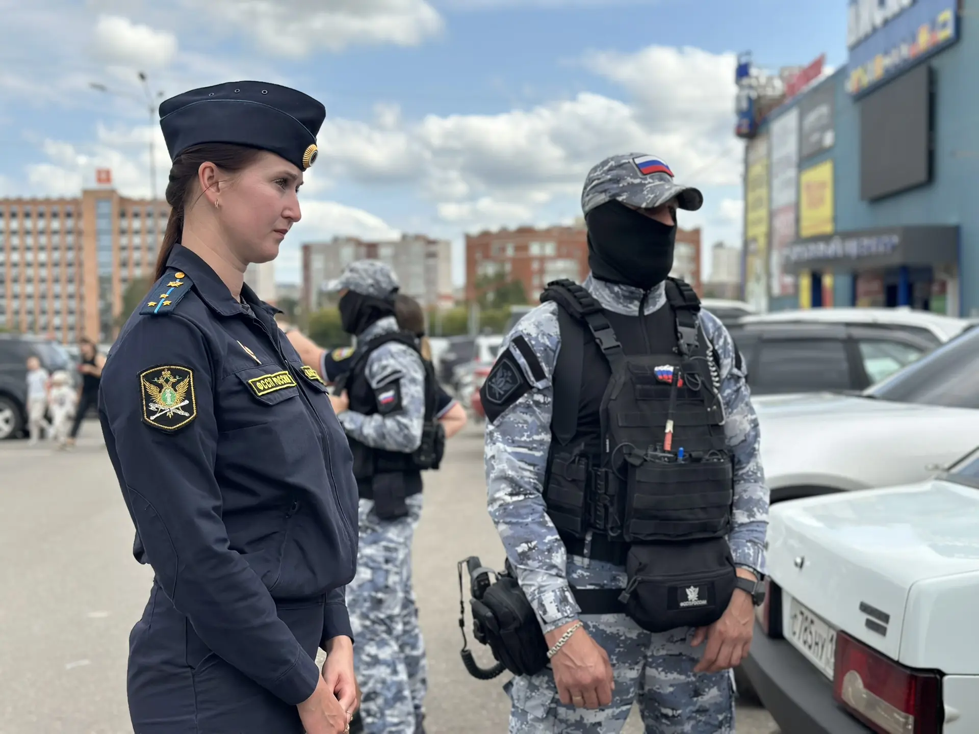 Сегодня, в рамках информационной акции «Соберём ребёнка в школу» судебные приставы Удму...