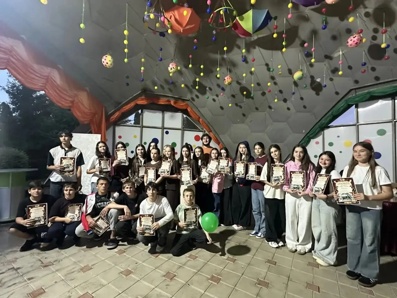 🎭✨ Вот и опустился занавес... Профильная смена «Школьные театры» в ЗДОЛ «Беслан» официально закрыта