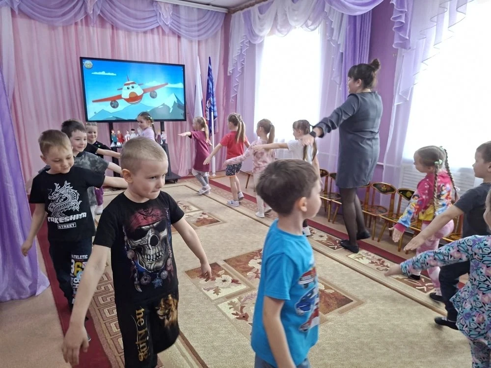 В детском саду прошло тематическое мероприятие, посвященное Дню коренных малочисленных ...