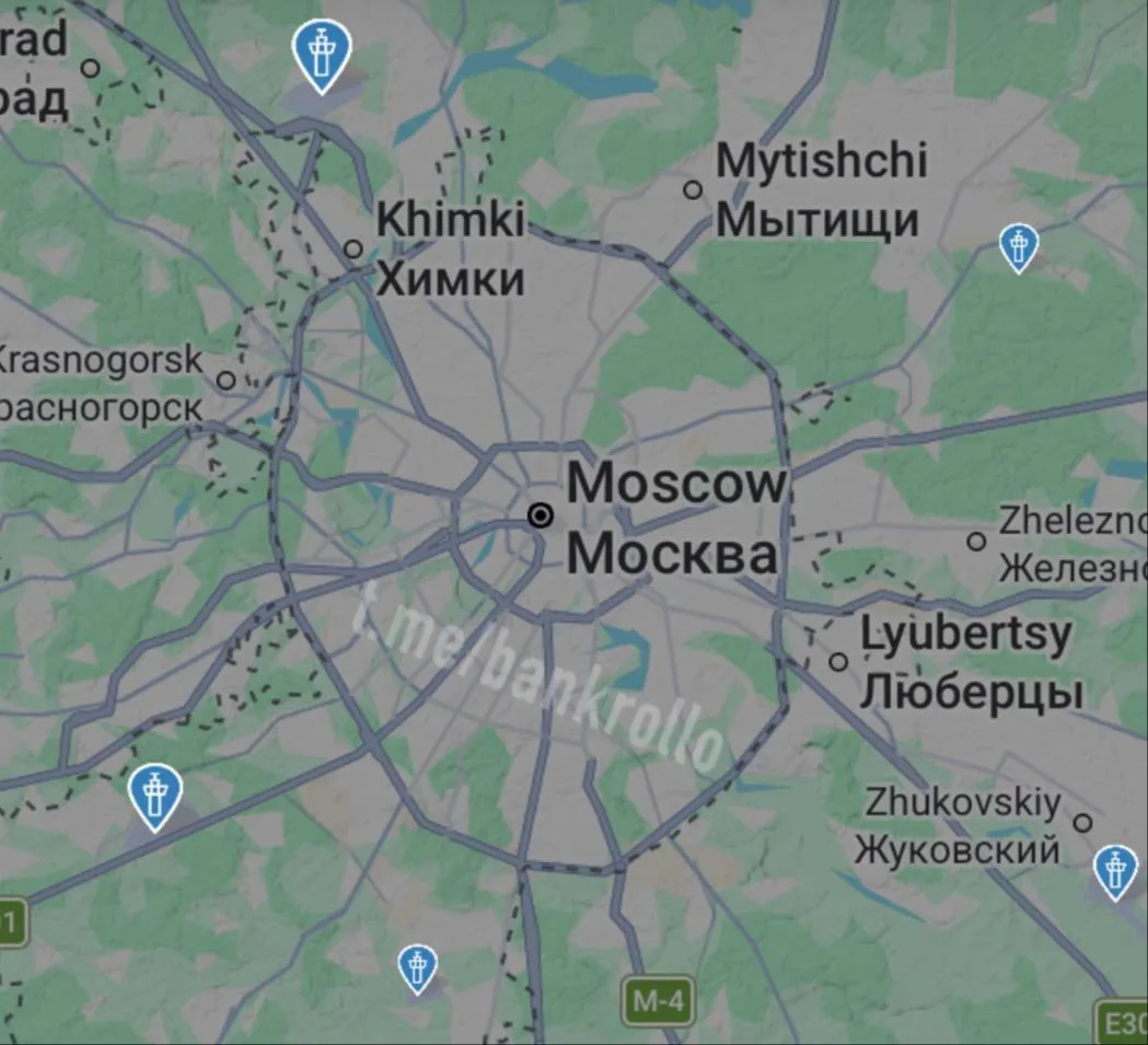 Временные ограничения введены в аэропортах Внуково, Домодедово, Жуковский и Шереметьево.

Сейчас в н