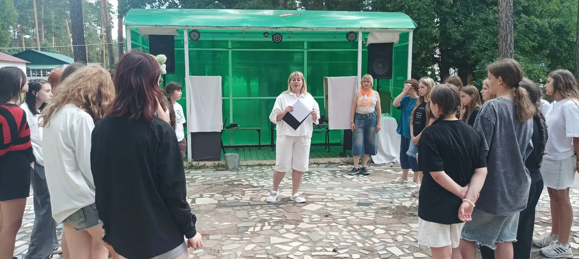 🌳В ДОЛ «Белка» специалистами Дома народного творчества проведена игровая программа «Калейдоскоп». 
