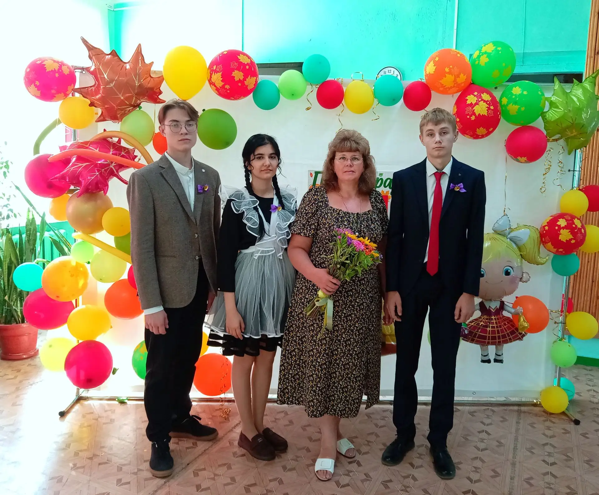 🔔Сегодня наша школа распахнула двери для нового учебного года. Торжественная линейка, ...